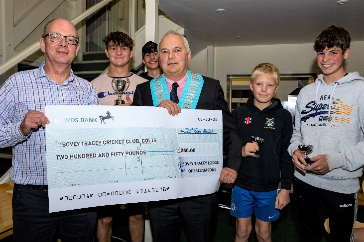 Bovey Tracey Cricket Club receive £250 from Charity Fund